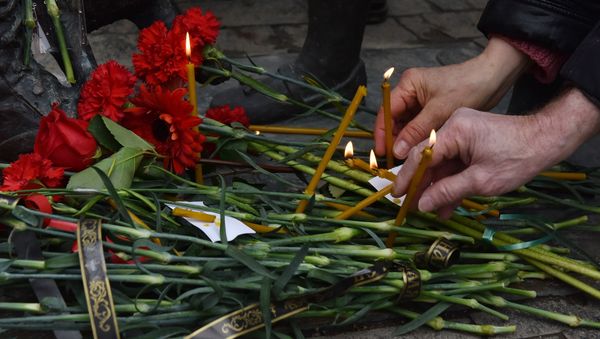Акция в Симферополе в память о погибшем в Сирии пилоте штурмовика Су-25 Романе Филипове