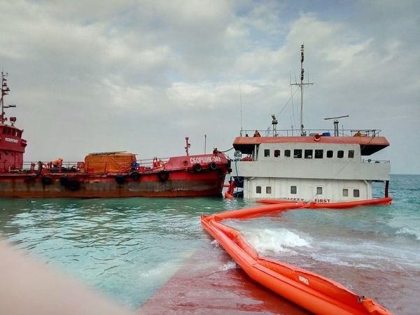Откачка топлива с сухогруза Берг в Феодосии