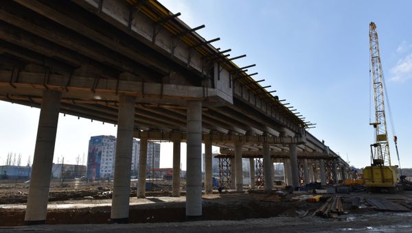 Работы по строительству путепровода в составе шоссе Героев Сталинграда. Автоподходы Работы по строительству путепровода в составе шоссе Героев Сталинграда. Автоподходы