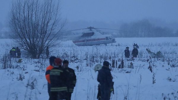 Спасатели на месте крушения самолета Ан-148 в Подмосковье. 11 февраля 2018