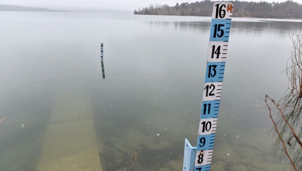 Уровень воды в водохранилище