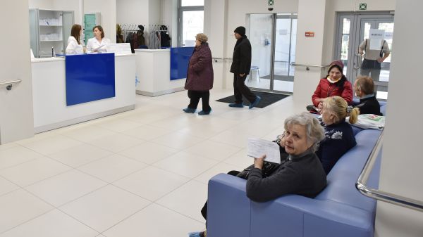 Холл многопрофильного республиканского медицинского центра
