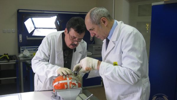 Специалисты Межгосударственного авиационного комитета проводят работы по вскрытию черных ящиков