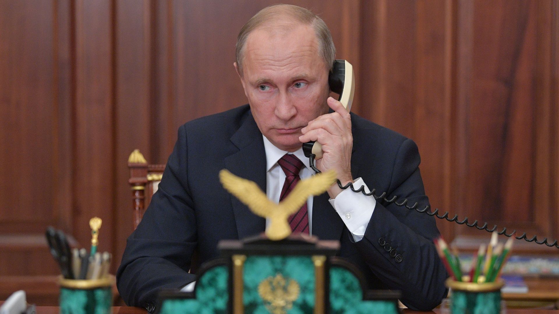 Президент РФ В. Путин провел телефонный разговор с главами ДНР А. Захарченко и ЛНР И. Плотницким - РИА Новости, 1920, 08.09.2026