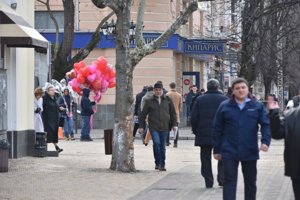 Продажа воздушных шаров ко Дню святого Валентина в Симферополе