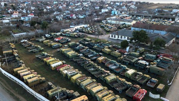 Военная техника, которая ранее входила в состав военно-морских сил Украины, в Севастополе