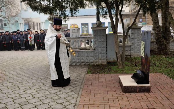 Траурное мероприятие в память о старшем прапорщике спецподразделения Беркут Андрее Федюкине, который погиб во время уличных беспорядков в Киеве в феврале 2014 года Траурное мероприятие в память о старшем прапорщике спецподразделения Беркут Андрее Федюкине, который погиб во время уличных беспорядков в Киеве в феврале 2014 года