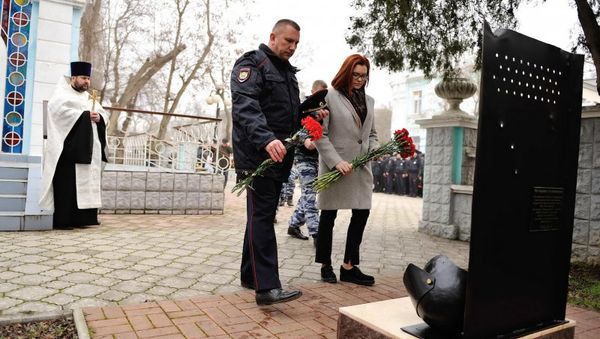 Траурное мероприятие в память о старшем прапорщике спецподразделения Беркут Андрее Федюкине, который погиб во время уличных беспорядков в Киеве в феврале 2014 года Траурное мероприятие в память о старшем прапорщике спецподразделения Беркут Андрее Федюкине, который погиб во время уличных беспорядков в Киеве в феврале 2014 года