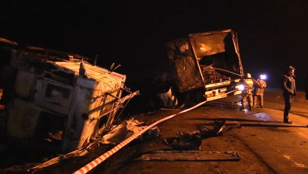 Видео: ликвидация последствий смертельного ДТП с участием фур и ВАЗа в Крыму