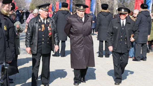 В Севастополе на Малаховом кургане зажгли Вечный огонь
