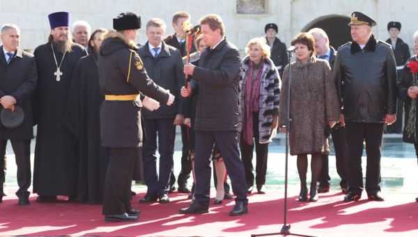 В Севастополе на Малаховом кургане зажгли Вечный огонь