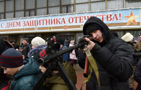 Выставка военной техники в Симферополе, приуроченная ко Дню защитника Отечества Выставка военной техники в Симферополе, приуроченная ко Дню защитника Отечества