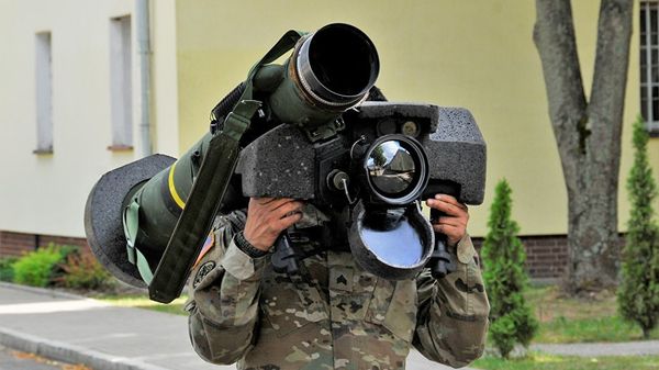 Американский переносной противотанковый ракетный комплекс (ПТРК) Javelin