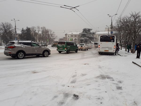 Снегопад в Севастополе