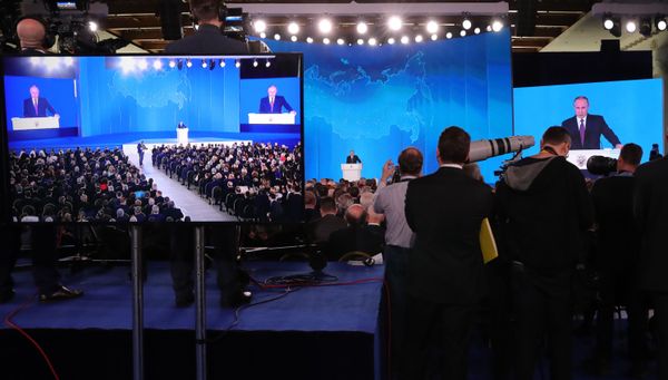 Ежегодное послание президента РФ В. Путина Федеральному Собранию