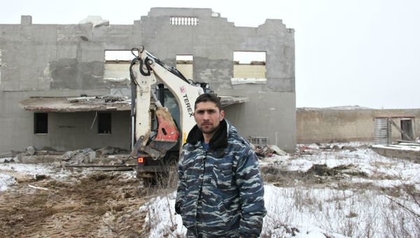 Владелец строения на самозахвате Стрелковое в Симферополе Сенавер Ганиев Владелец строения на самозахвате Стрелковое в Симферополе Сенавер Ганиев