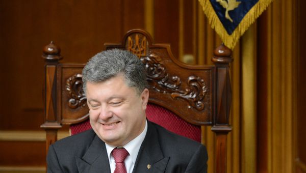 Президент Украины Петр Порошенко на внеочередном заседании Верховной рады