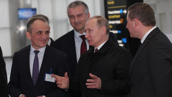 Видео визита президента России Владимира Путина в новый терминал аэропорта Симферополь