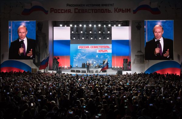 Президент РФ Владимир Путин выступает на концерте-митинге Россия. Севастополь. Крым в Севастополе. 14 марта 2018