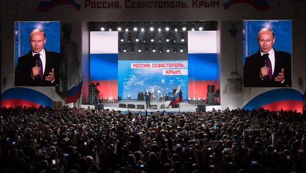Президент РФ Владимир Путин выступает на концерте-митинге Россия. Севастополь. Крым в Севастополе. 14 марта 2018