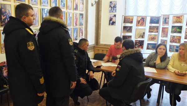 Моряки Черноморского флота досрочно голосуют на выборах президента РФ