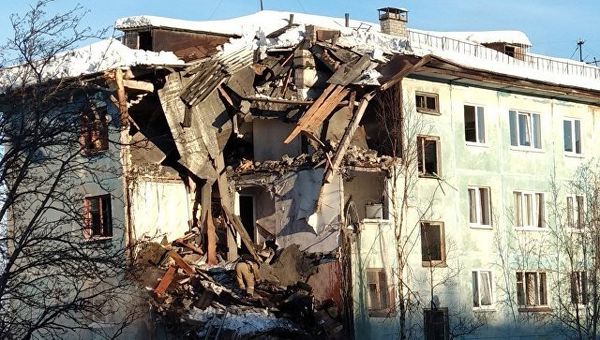 На месте взрыва в жилом доме в Мурманске. 20 марта 2018 На месте взрыва в жилом доме в Мурманске. 20 марта 2018