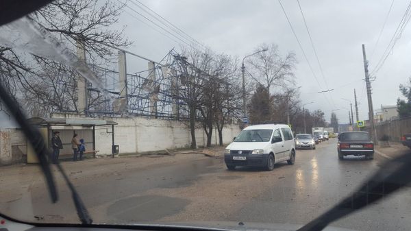 Последствия сильного ветра в Севастополе Последствия сильного ветра в Севастополе