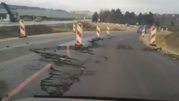 В районе села Мазанка под Симферополем обвалился участок дороги