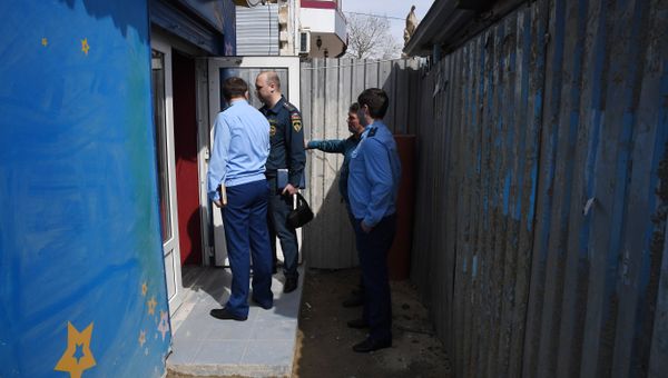 Проверка аварийных запасных выходов в кинотеатре Спартак Проверка аварийных запасных выходов в кинотеатре Спартак