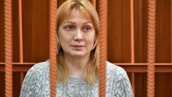 Генеральный директор ОАО «Кемеровский кондитерский комбинат» Юлия Богданова во время заседания в Заводском районном суде в Кемерово