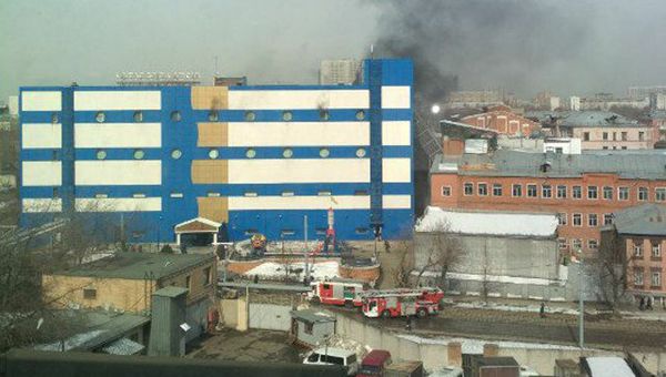 Пожар в ТЦ Персей в Москве Пожар в ТЦ Персей в Москве