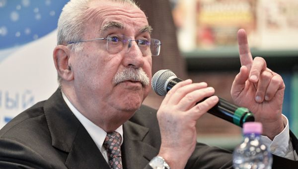 Итальянский журналист, писатель и общественный деятель Джульетто Кьеза 