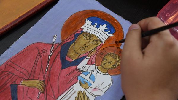 Воспитанники воскресной школы Купель пишут икону Воспитанники воскресной школы Купель пишут икону