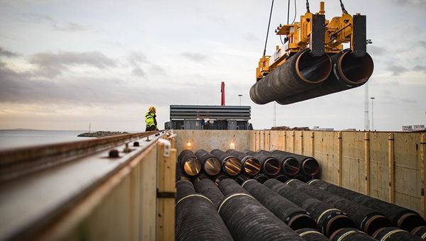 Трубы для строительства газопровода Северный поток - 2 в порту Мукран, Германия Трубы для строительства газопровода Северный поток - 2 в порту Мукран, Германия