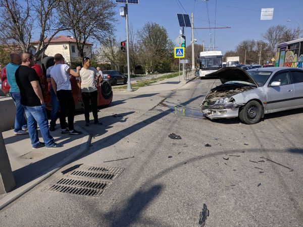  ДТП с участием двух автомобилей в Симферополе. 10 апреля 2018 