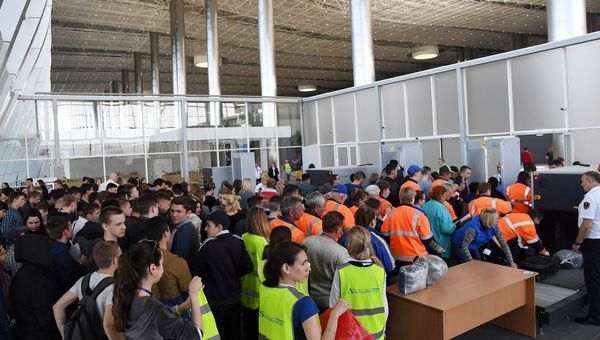 Волонтеры тестируют работу нового терминала аэропорта Симферополь