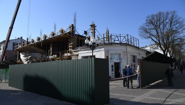 Реконструкция здания на улице Карла Маркса, 8 в центре Симферополя