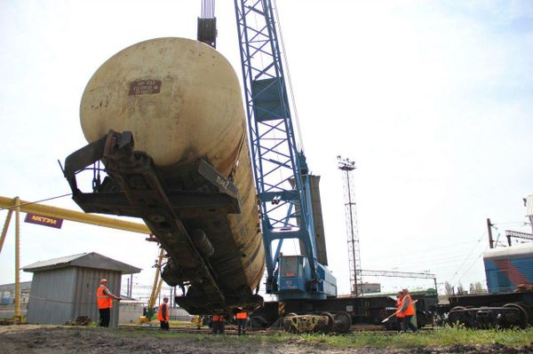 Сотрудники Крымской железной дороги ликвидируют условную аварию на железнодорожных путях Сотрудники Крымской железной дороги ликвидируют условную аварию на железнодорожных путях