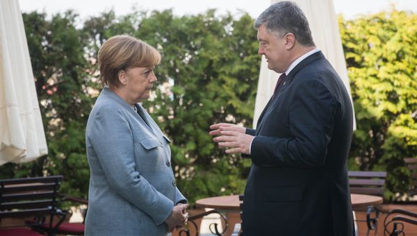 Президент Украины Петр Порошенко и канцлер Германии Ангела Меркель