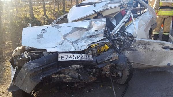 Место ДТП с участием автобуса и легкового автомобиля в Подмосковье