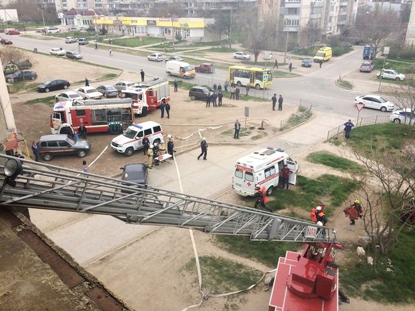 Комплексные учения по ликвидации последствий взрыва бытового газа в Евпатории