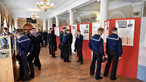 Выставка в Севастополе, посвященная 75-летию создания управления контрразведки Смерш