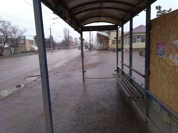 Остановка транспорта на ул. Бела Куна в Симферополе Остановка транспорта на ул. Бела Куна в Симферополе