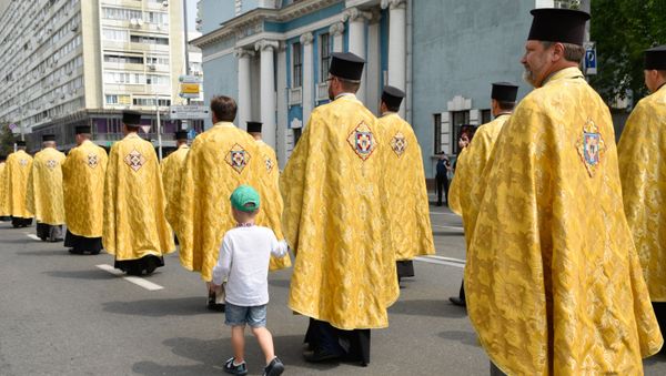Крестный ход Украинской православной церкви в Киеве
