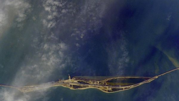 Крымский космонавт Антон Шкаплеров сделал новые фото Крымского моста с орбиты