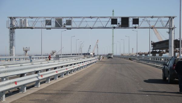 Автомобильная часть Крымского моста