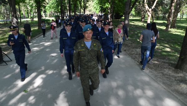 Церемония отправки крымчан на службу в Воздушно-десантные войска