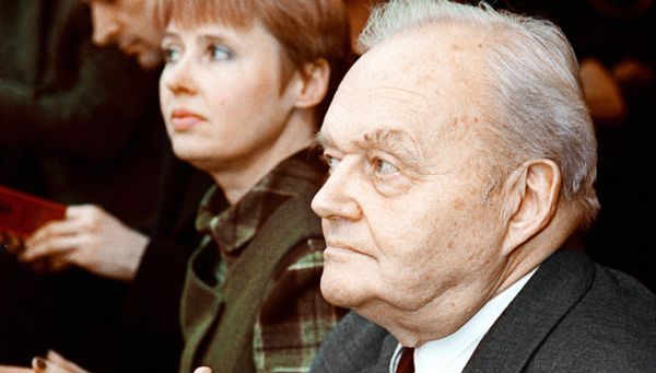 Народный артист России, старейший сотрудник Академического молодежного театра Геннадий Печников