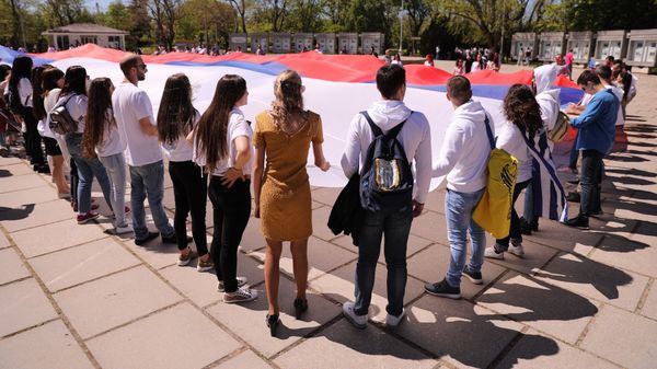 Акция Флаг моего государства в рамках II Всероссийский молодежный межнациональный фестиваль Крымский маяк в Севастополе