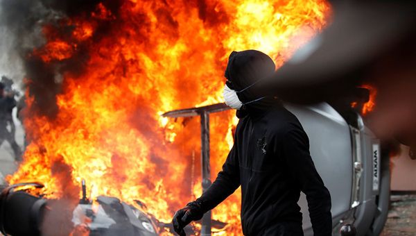 Первомайская демонстрация в Париже. 1 мая 2018